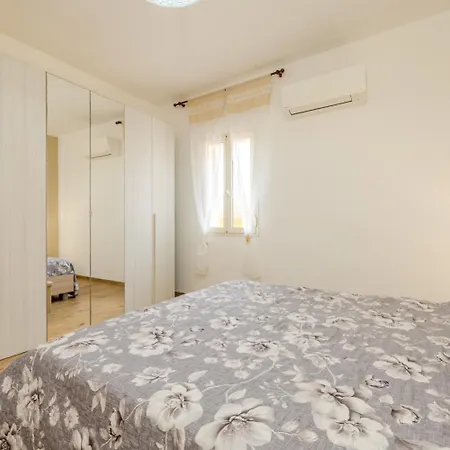 Lägenhet Ad House